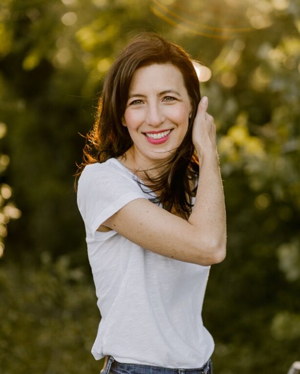 Photo of author Stephanie Garber